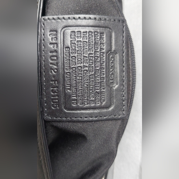 Coach Leather Shoulder Bag w/ Black liner 7 Pockets! - Picture 4 of 4